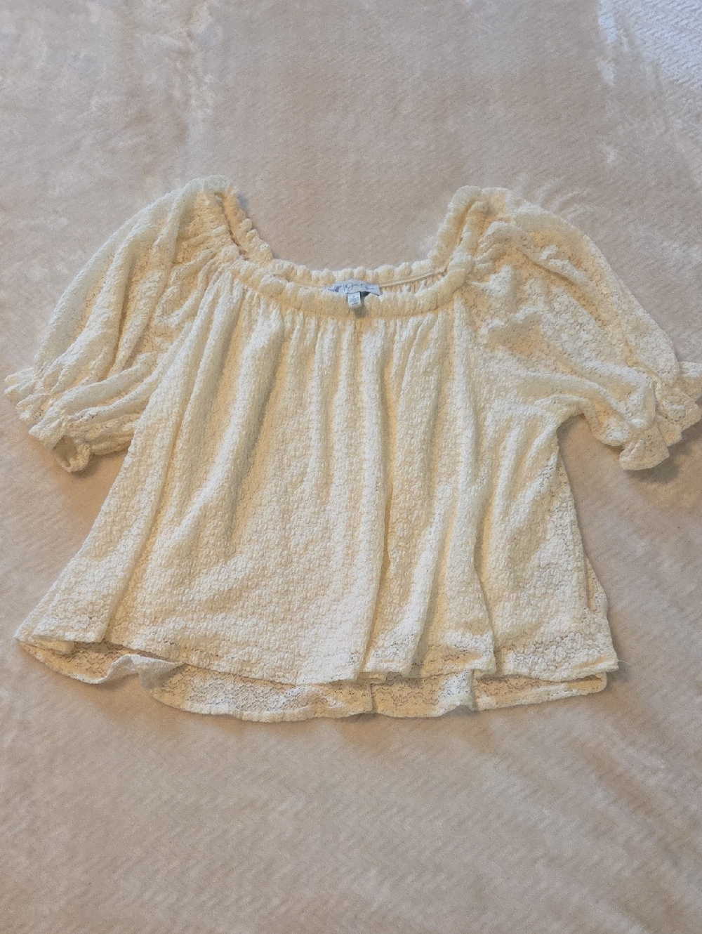 Women’s Cream Textured Puff-Sleeve Cropped Top